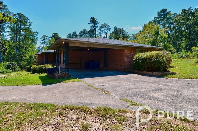 Building Photo - 1631 Fairlane Dr, W. Columbia, SC 29169