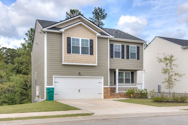 Building Photo - Beautiful home with a Walkout Basement