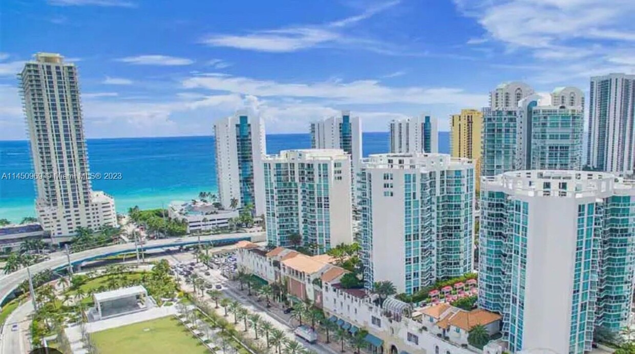 Foto principal - 200 Sunny Isles Blvd