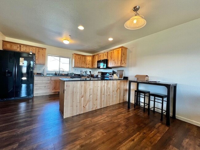 Building Photo - 2 Bedroom 2.5 bathroom Townhouse in Greeley