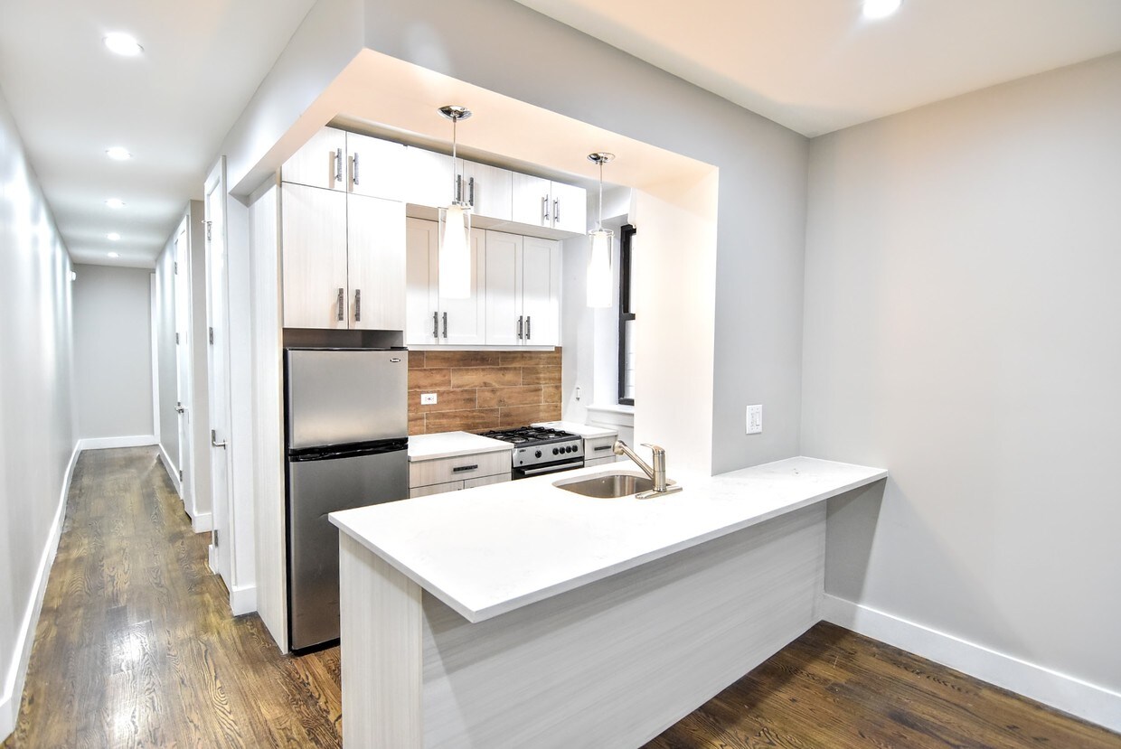 Foto principal - 568 W 192nd St