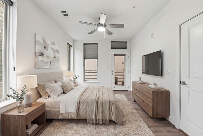 Building Photo - 4819 Caroline St