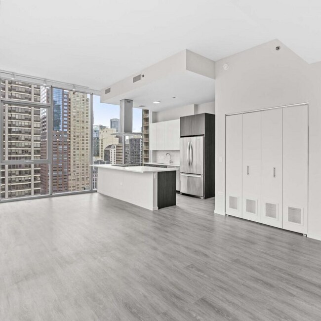 Building Photo - 13 E Huron St