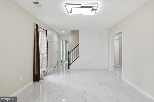 Foto del edificio - 3454 Tamarack Ct