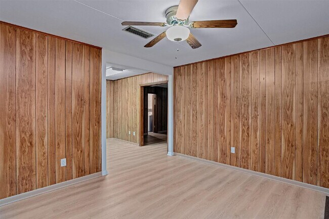 Building Photo - 1101 Shirley Ln