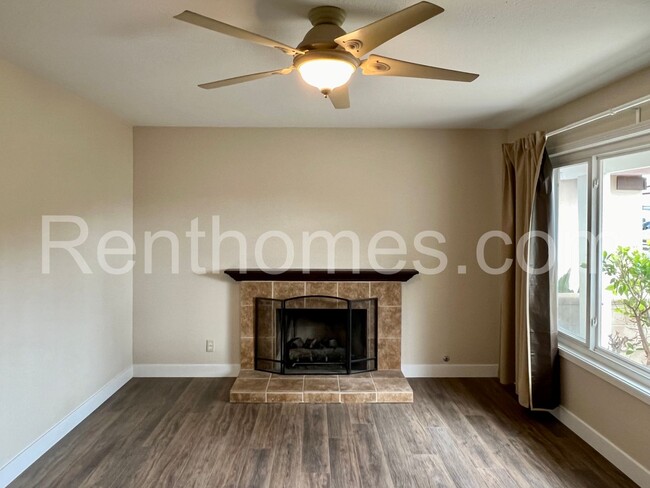 Foto del edificio - Mira Mesa, 11242 Seawind Cv, Cul-de-sac, D...