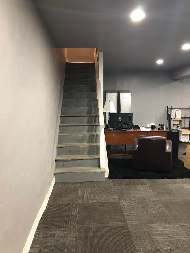 Foto del edificio - Downstairs 115 S 1st St