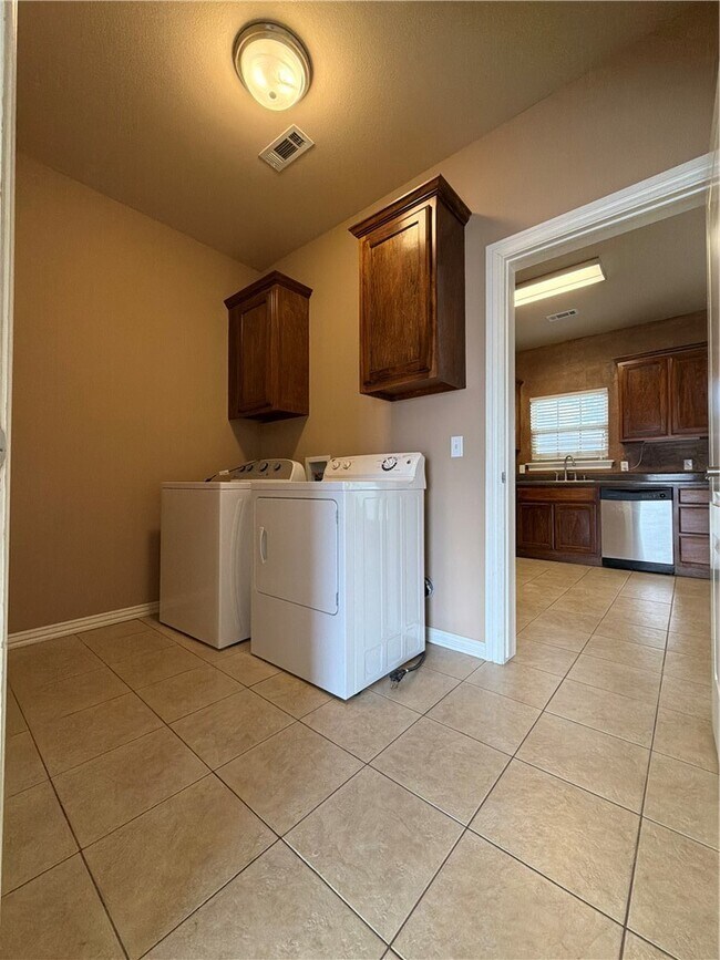 Foto del edificio - 4246 N Zion Valley Dr