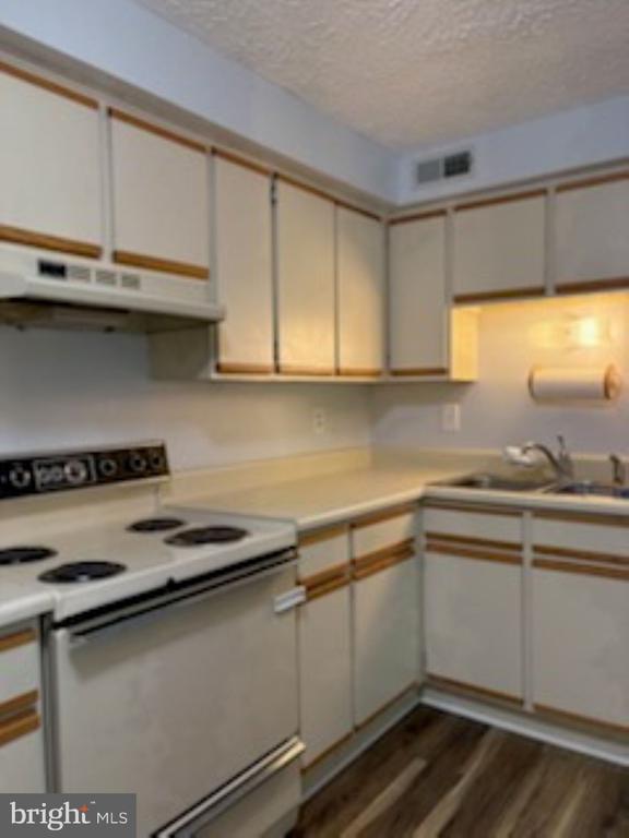 Foto del edificio - 3502 Lochearn Ct