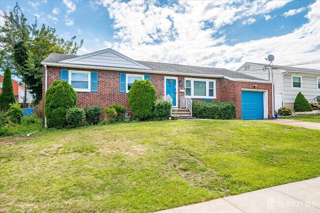 Building Photo - 9 Wedgewood Dr