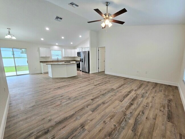 Foto del edificio - 8440 SW 135th Street Rd