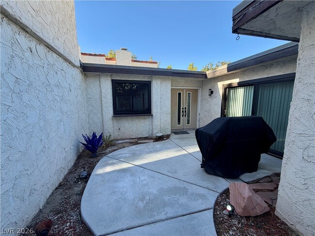 Building Photo - 3073 Conquista Ct
