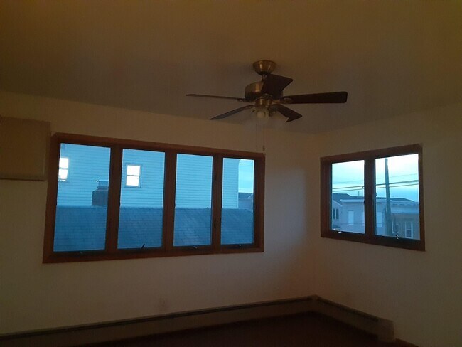 Foto del edificio - 404 Liberty Ave