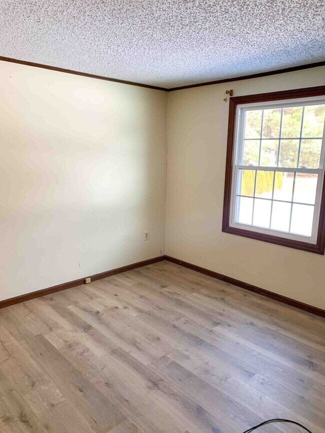 Foto del edificio - 3 Bedroom Ranch Available for Rent March 1st