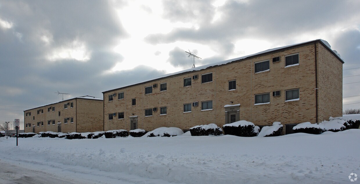 Building Photo - Rey Apartments