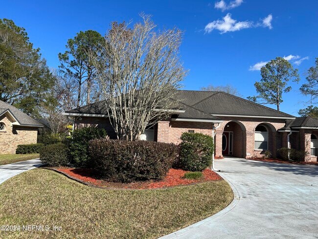 Building Photo - 2624 Country Club Blvd