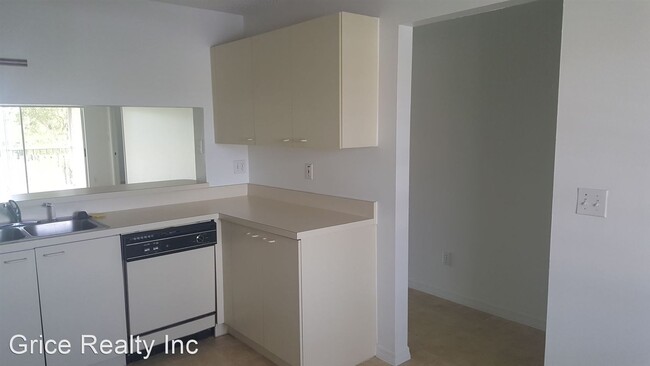 Foto del edificio - 2 br, 2 bath House - 208 Furse Lake Cir #D-10