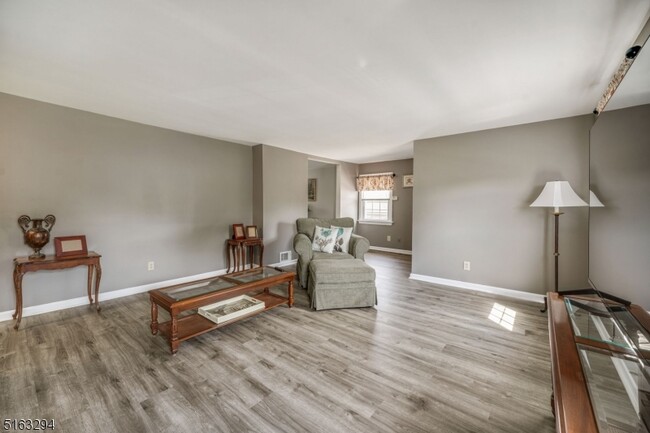 Building Photo - 2513 Standish Ave