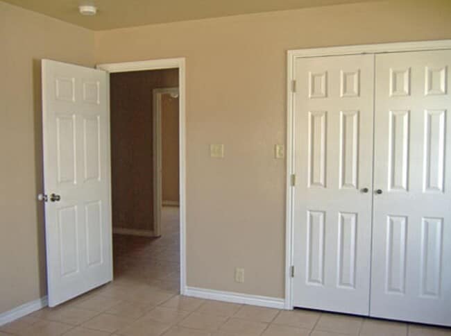 Foto del edificio - 817 E Gutierrez St