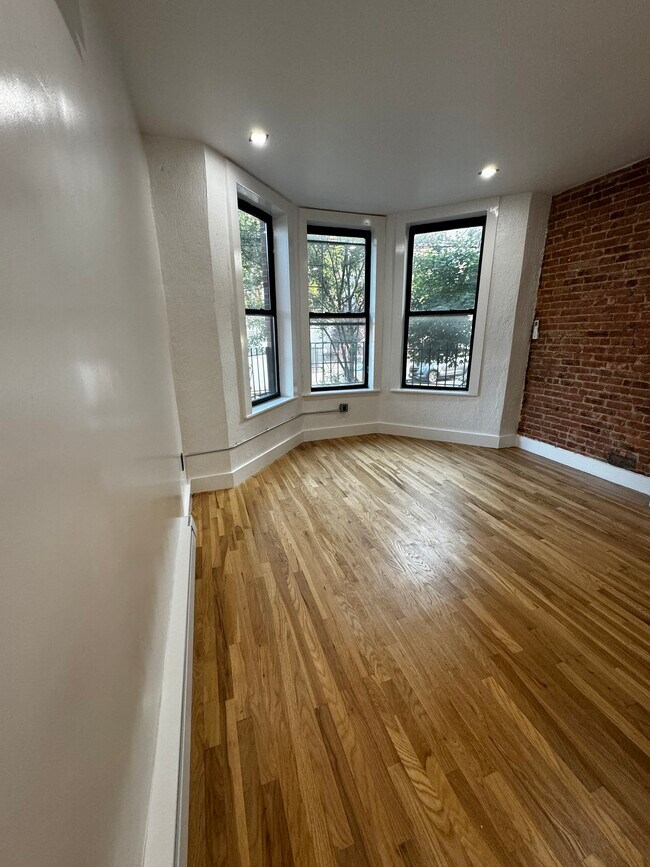 Building Photo - 6080 Catalpa Ave