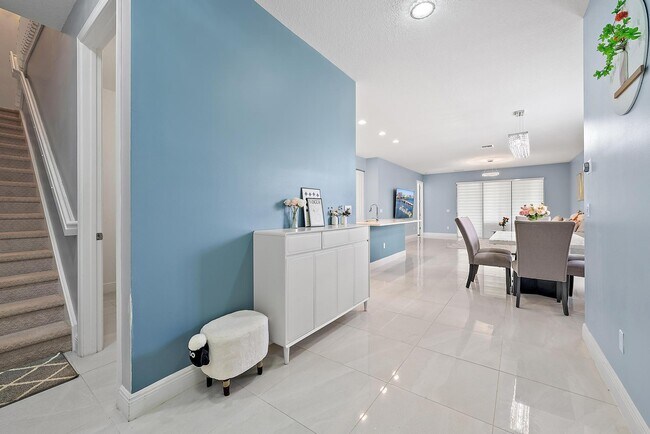 Foto del edificio - 5420 Quiet Lake Pl