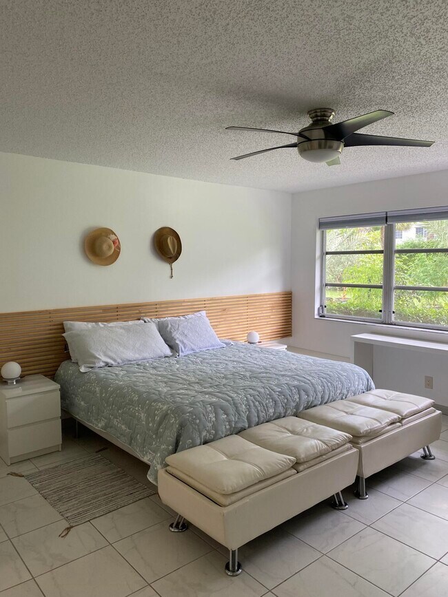 Foto del edificio - 14364 Canalview Dr