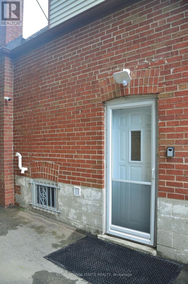 Building Photo - 1001 Pharmacy Ave