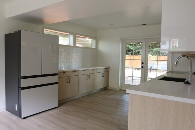 Foto del edificio - 603 N 179th St
