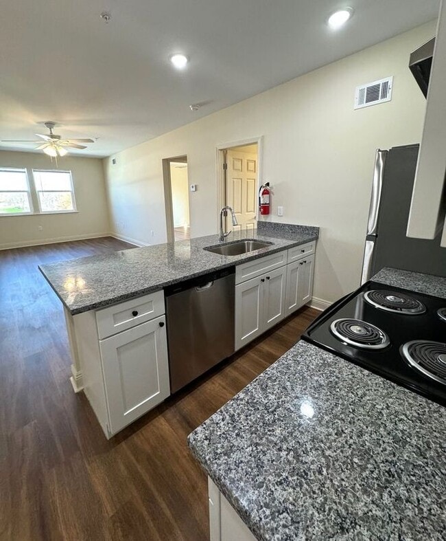 Building Photo - 3251 St Ferdinand St