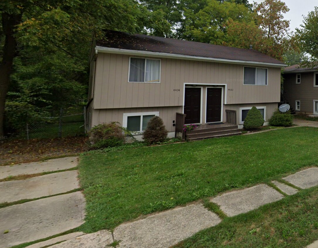 4432 & 4434 Willoughby Rd. Apartment for Rent in Holt, MI
