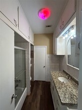 Building Photo - 209 Walton St