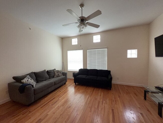 Building Photo - 8705 Bryam St