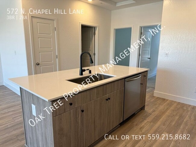 Foto del edificio - 572 N Chapel Hl Ln
