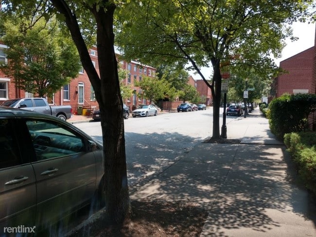 Building Photo - 2 br, 2.5 bath Townhome - 210 Scott Street