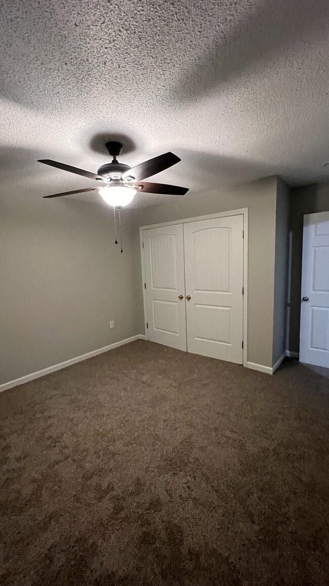 Building Photo - 1053 Rulnick St