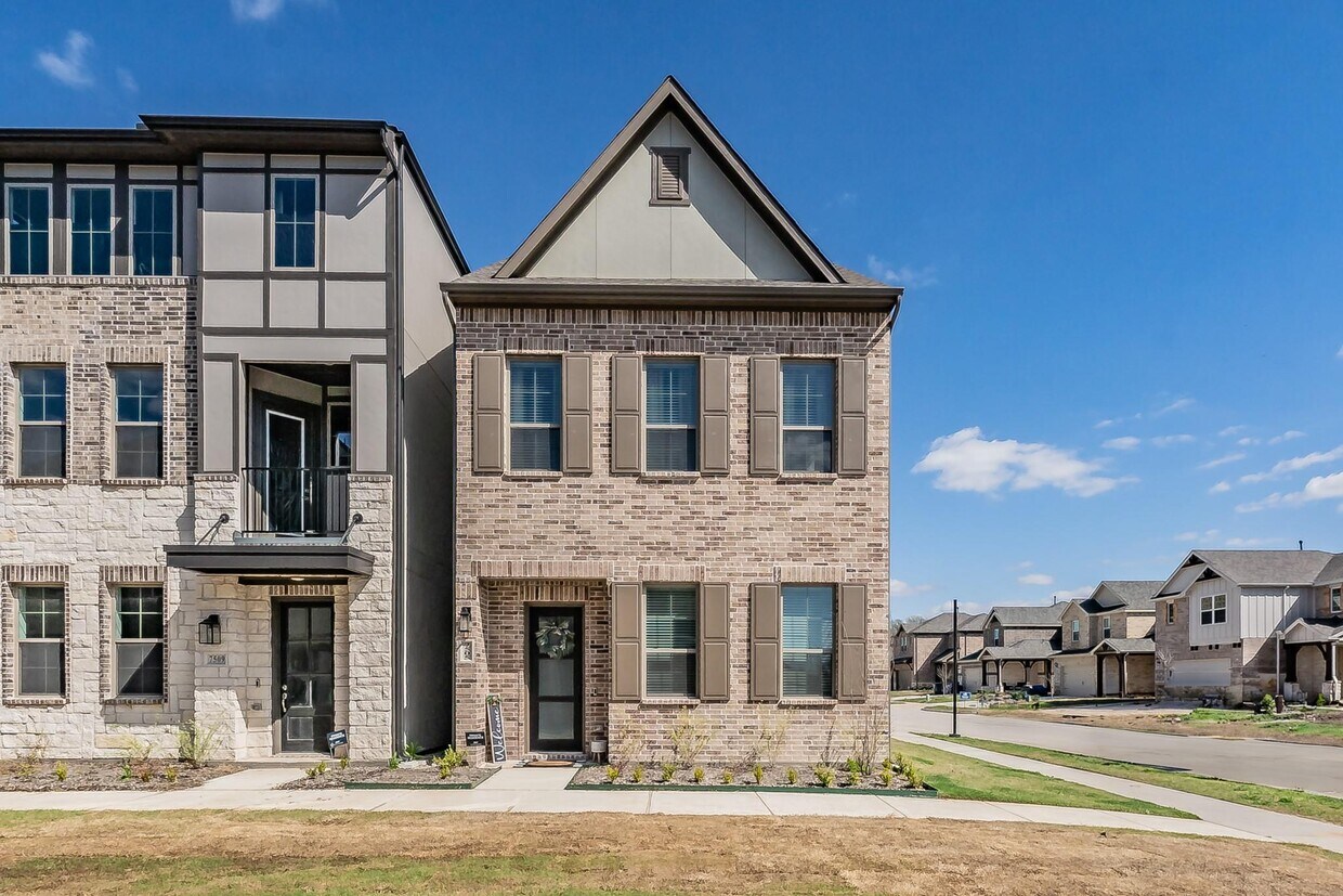 Foto principal - 7505 Laburnam Rd