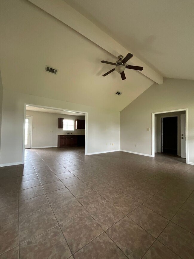 Foto del edificio - 1709 Maplewood St