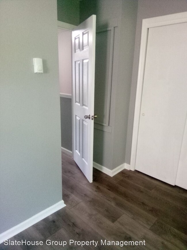 Foto del edificio - 3 br, 1.5 bath House - 12 W 2nd St