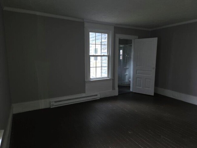 Foto del edificio - 311 W Walnut St