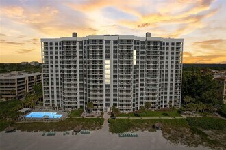 Building Photo - 2425 Gulf of Mexico Dr