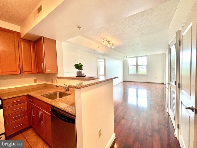 Building Photo - 11760 Sunrise Valley Dr