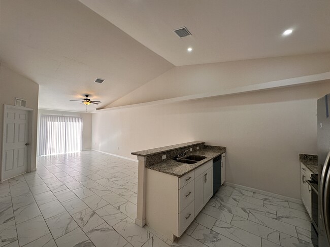 Building Photo - 3606 SW 7th Pl