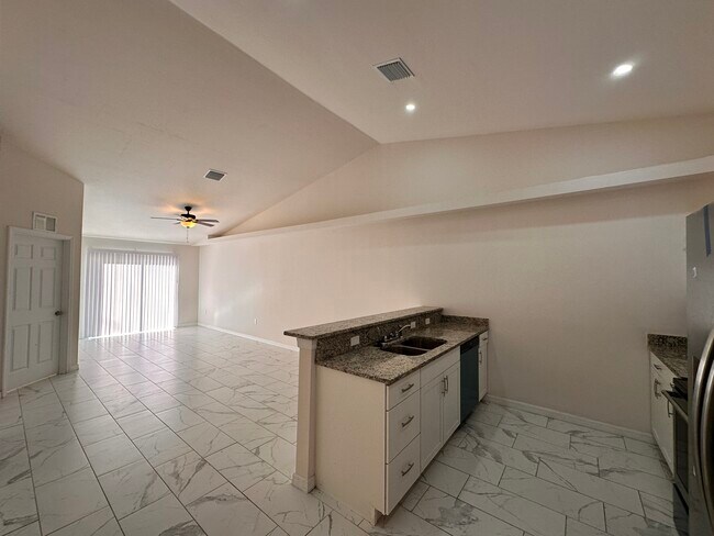 Foto del edificio - 3606 SW 7th Pl