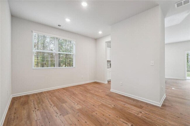 Building Photo - 458 Summerwood Ln