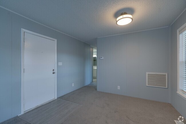 3BR, 2BA - 1265SF - Kings Tree Apartments