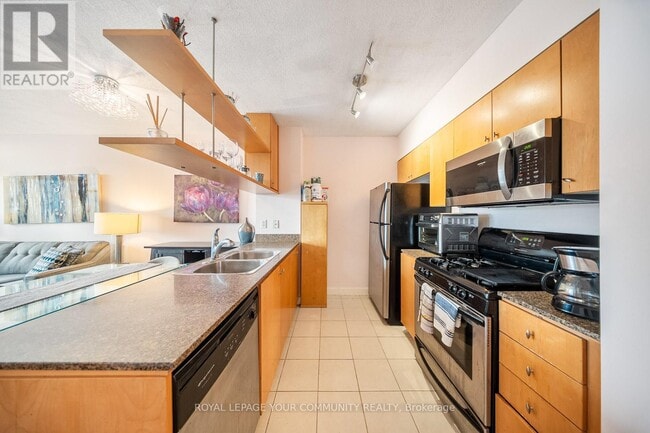 Building Photo - 10 Navy Wharf Ct