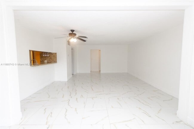 Foto del edificio - 3100 N Pine Island Rd