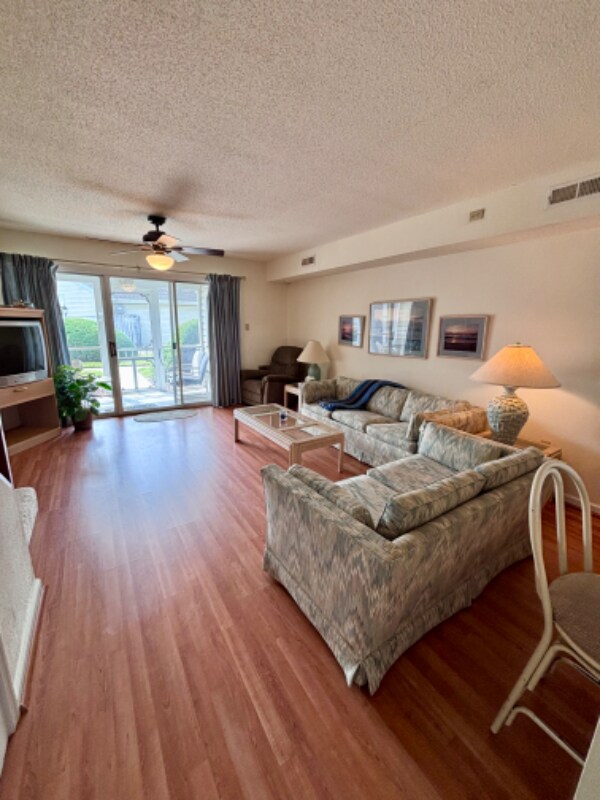 Foto del edificio - 12626 Sunset Ave