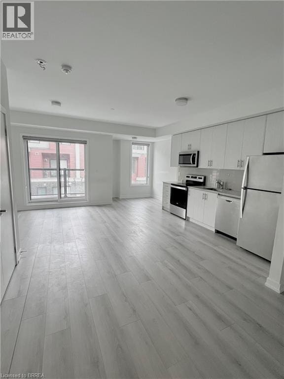 Building Photo - 3550 Colonial Dr