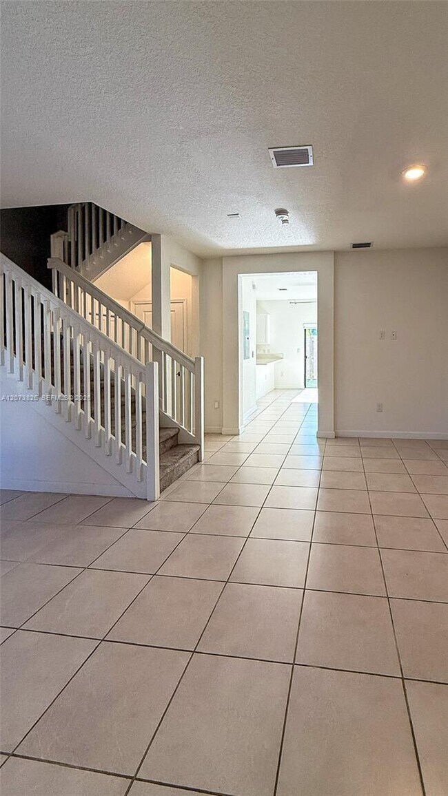 Foto del edificio - 20800 NE 5th Ct